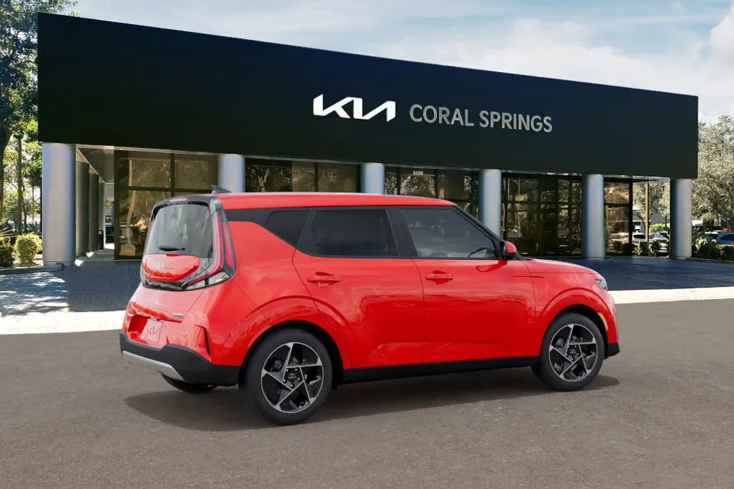 2025 Kia Soul EX photo 1
