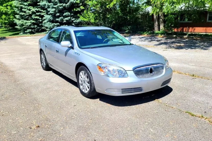2011 Buick Lucerne CXL photo 1
