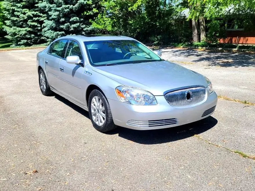 2011 Buick Lucerne CXL photo 1