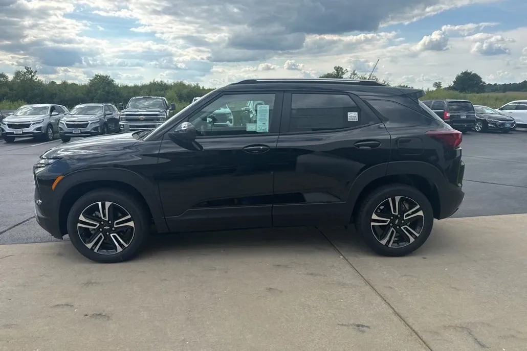 2026 Chevrolet Trailblazer LT photo 1