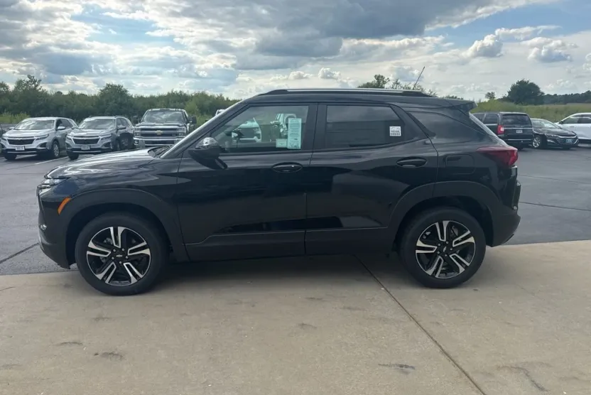 2026 Chevrolet Trailblazer LT photo 1