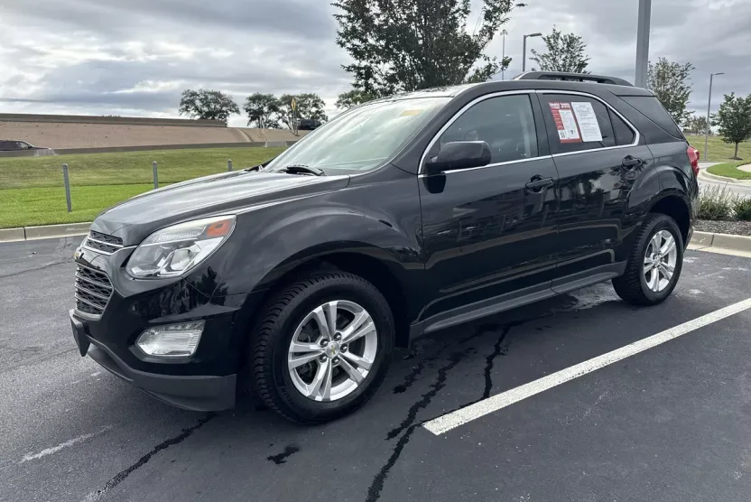 2016 Chevrolet Equinox LT photo 1