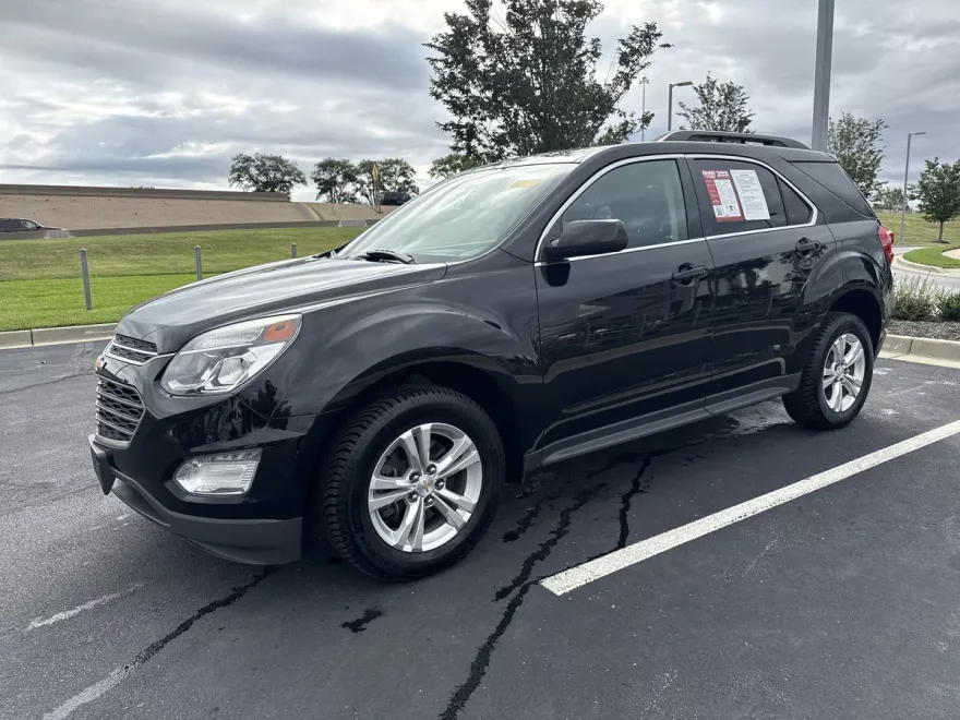 2016 Chevrolet Equinox LT photo 1