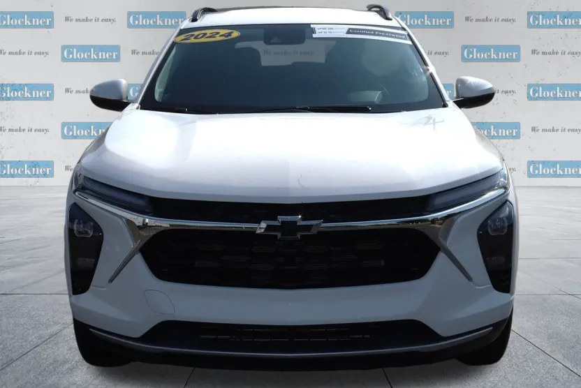 2024 Chevrolet Trax LT photo 1
