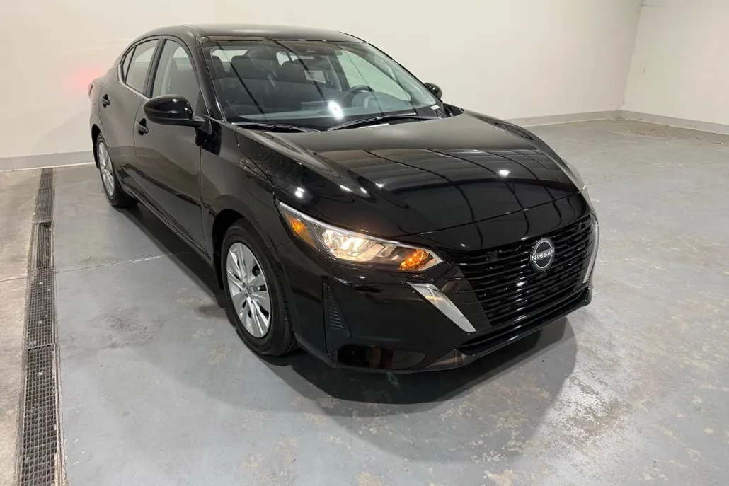 2025 Nissan Sentra S photo 1