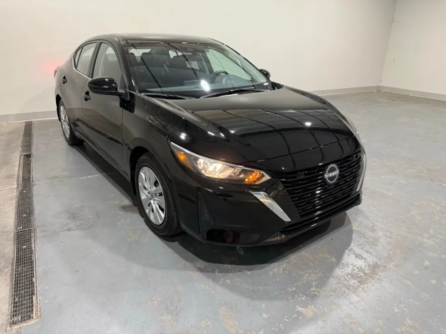 2025 Nissan Sentra S photo 1