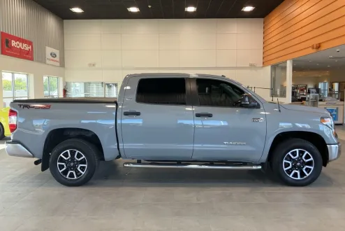 2018 Toyota Tundra SR5 photo 2