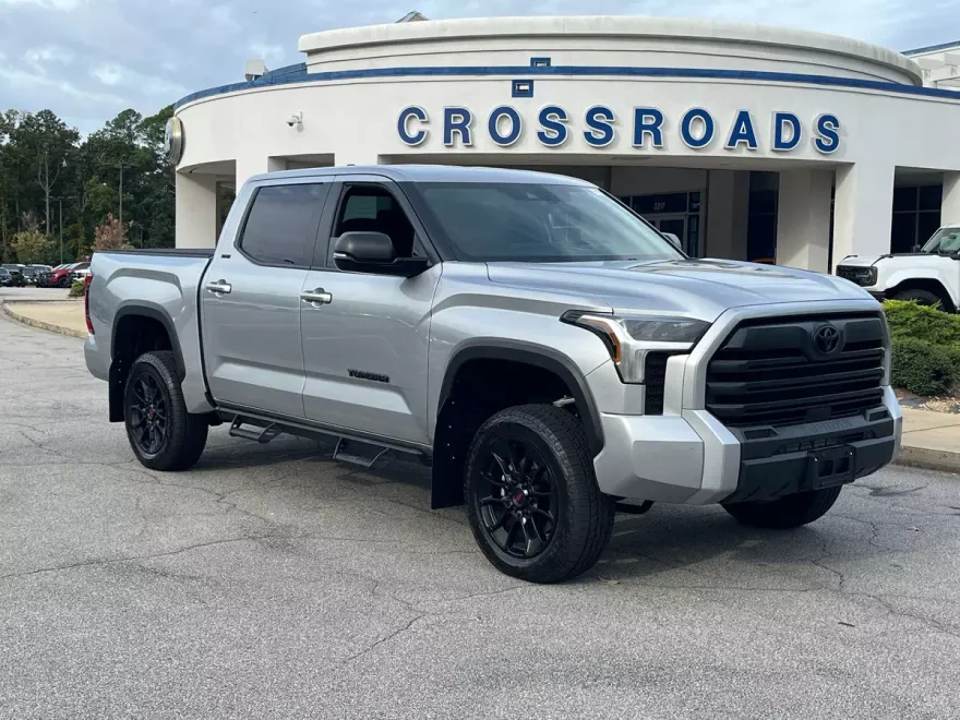 2025 Toyota Tundra SR5 photo 1