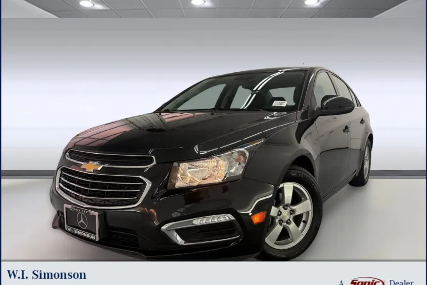2015 Chevrolet Cruze LT photo 1