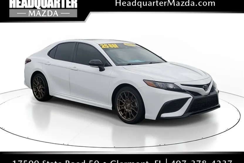 2023 Toyota Camry SE photo 1