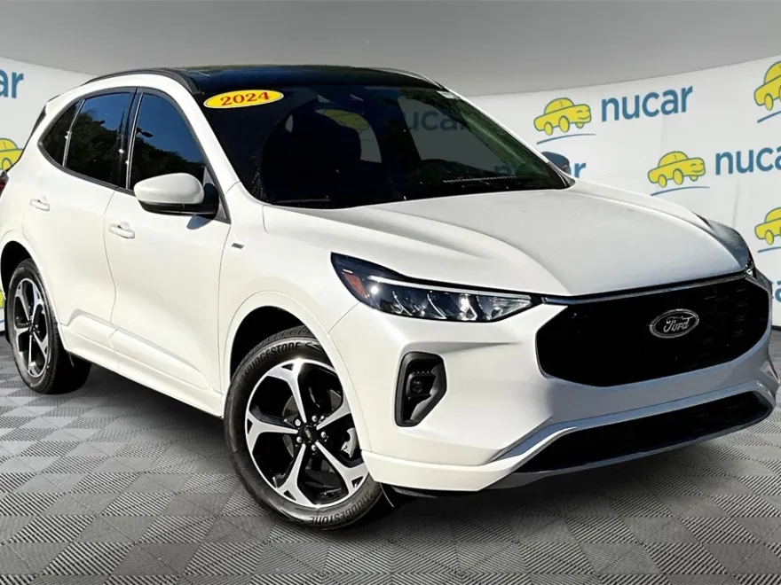 2024 Ford Escape ST-Line Select photo 1