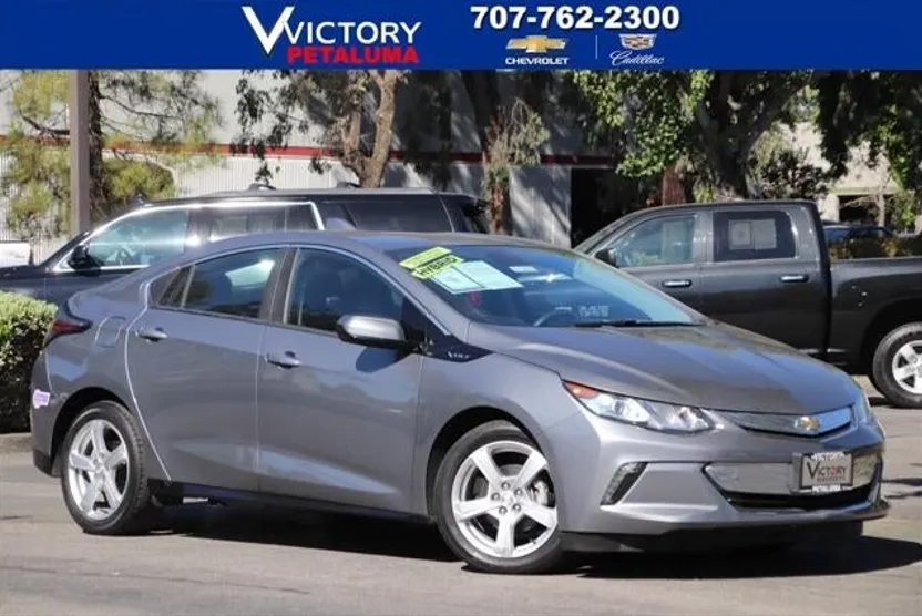 2018 Chevrolet Volt LT photo 1