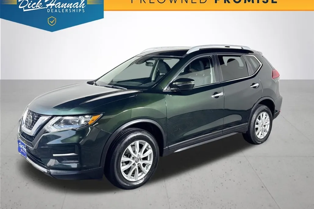 2020 Nissan Rogue SV photo 1