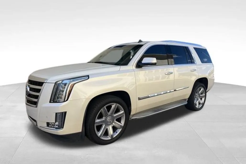 2015 Cadillac Escalade Luxury photo 1