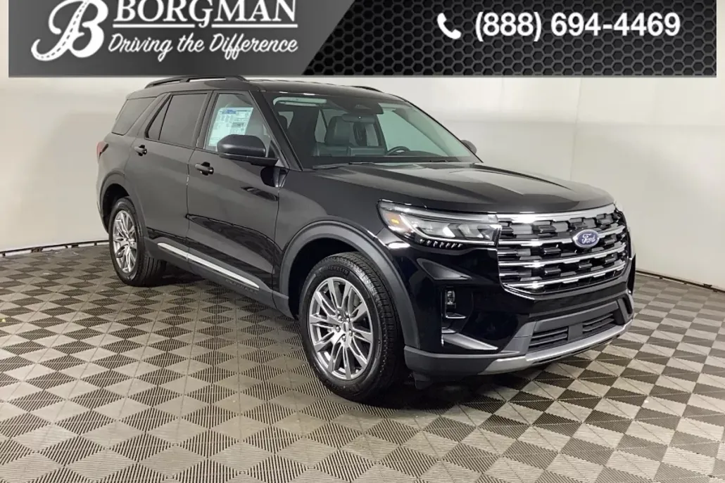 2025 Ford Explorer photo 1