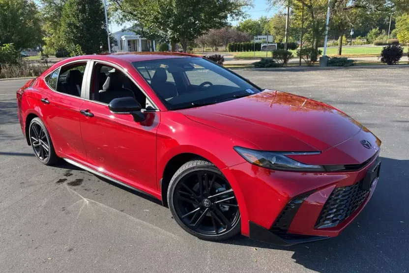 2026 Toyota Camry photo 1