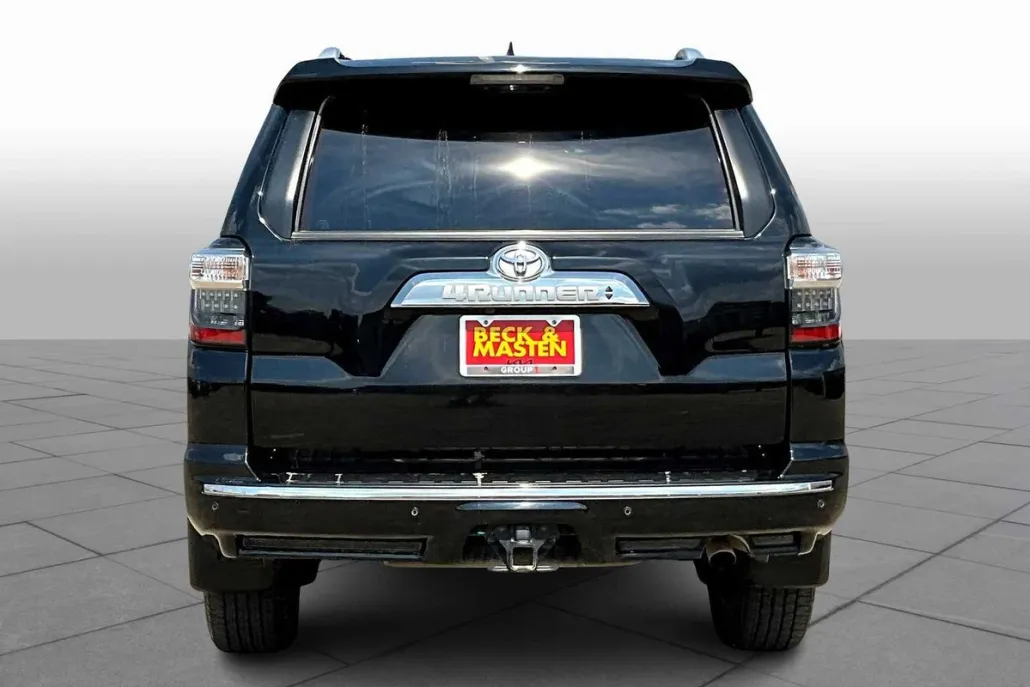 2022 Toyota 4Runner Limited photo 1