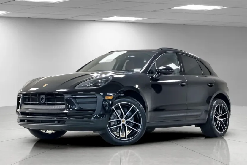 2025 Porsche Macan T photo 1
