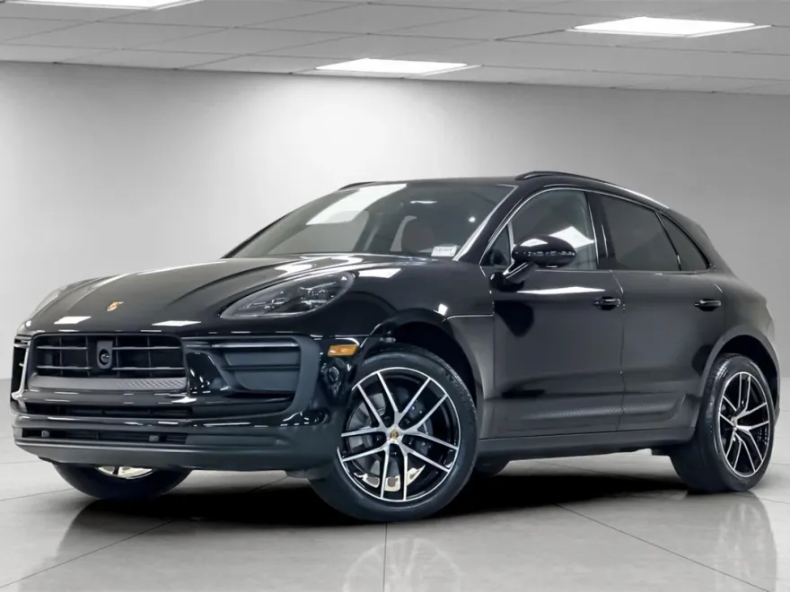 2025 Porsche Macan T photo 1