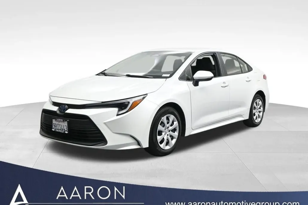 2025 Toyota Corolla Hybrid LE photo 1