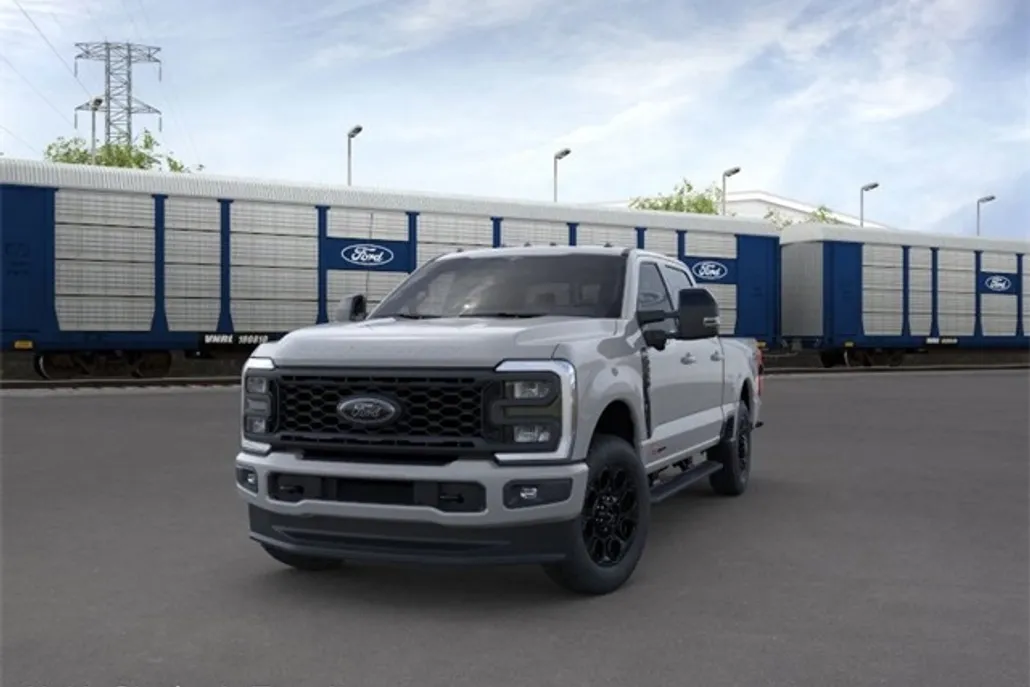 2025 Ford F-350 Lariat photo 1
