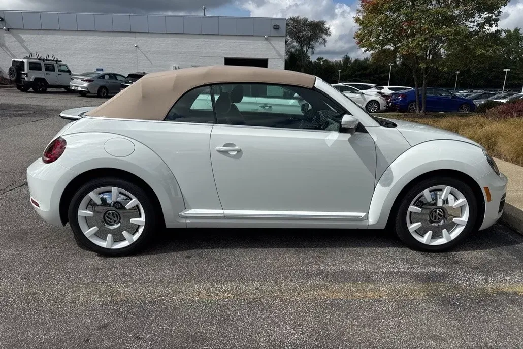 2019 Volkswagen Beetle Final Edition SEL SE photo 1
