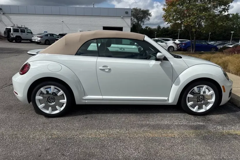2019 Volkswagen Beetle Final Edition SEL SE photo 1