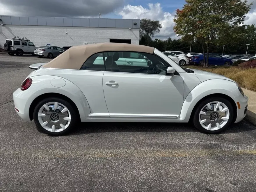 2019 Volkswagen Beetle Final Edition SEL SE photo 1