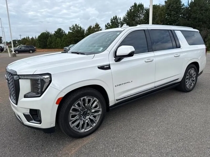 2023 Gmc Yukon XL Denali Ultimate photo 1