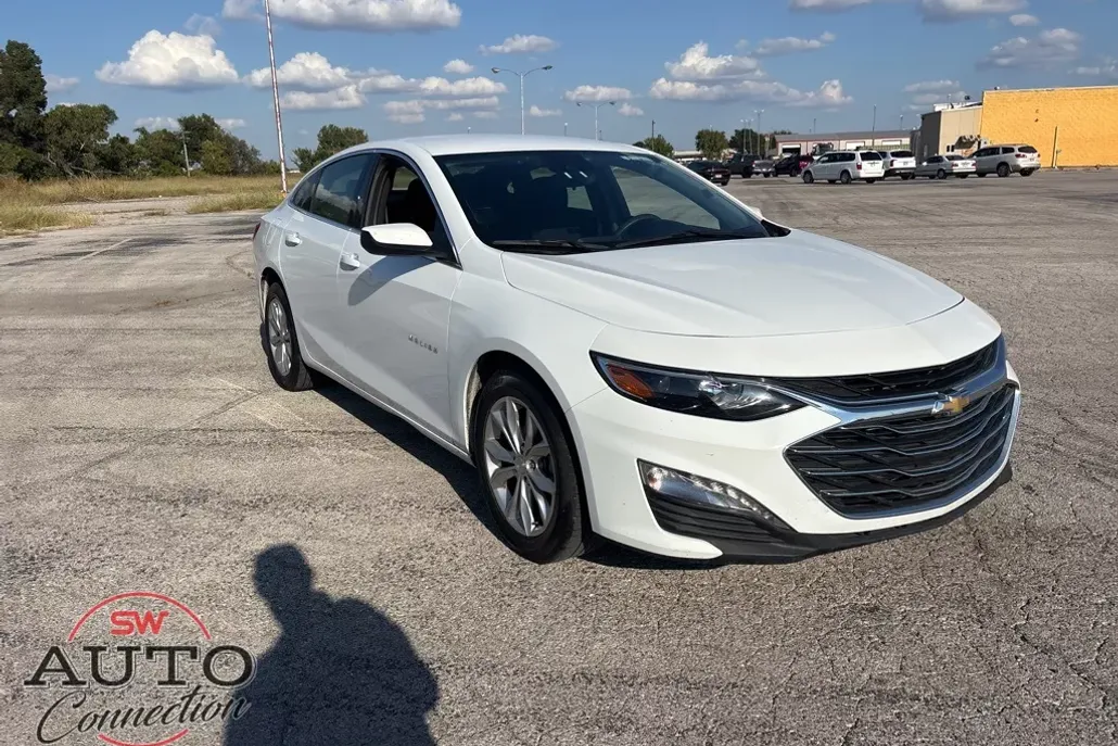 2024 Chevrolet Malibu 1LT photo 1