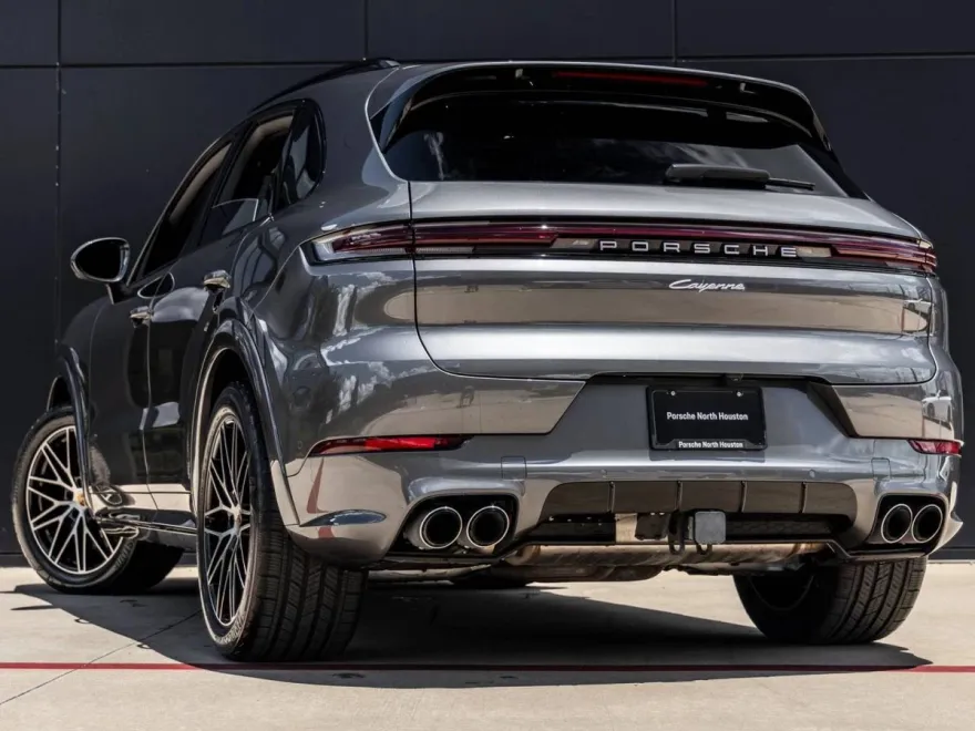 2025 Porsche Cayenne Base photo 1