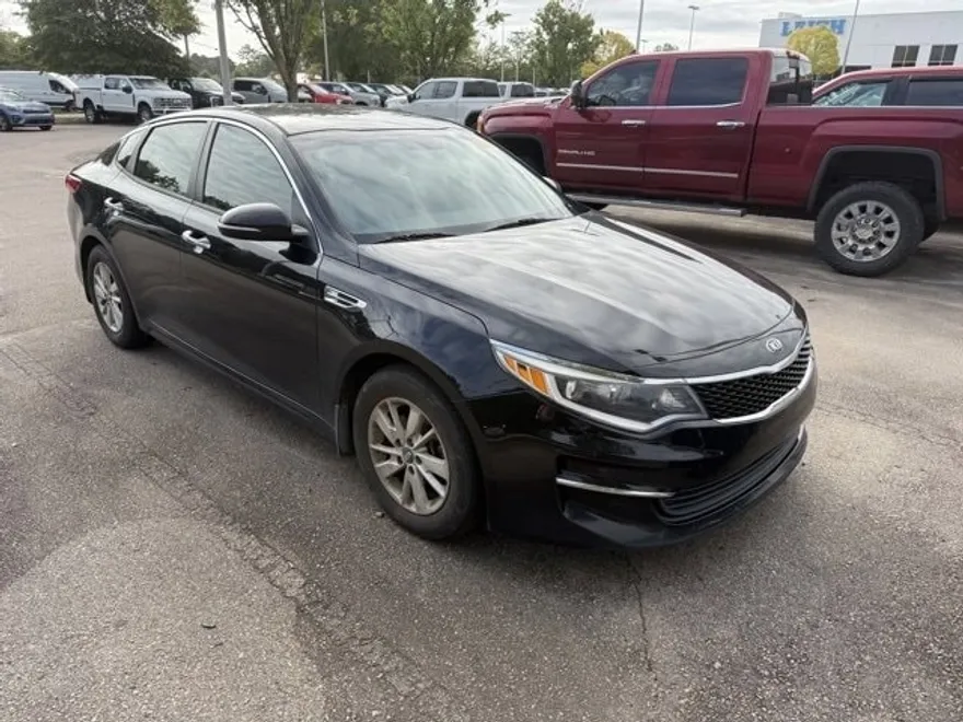 2016 Kia Optima LX photo 1