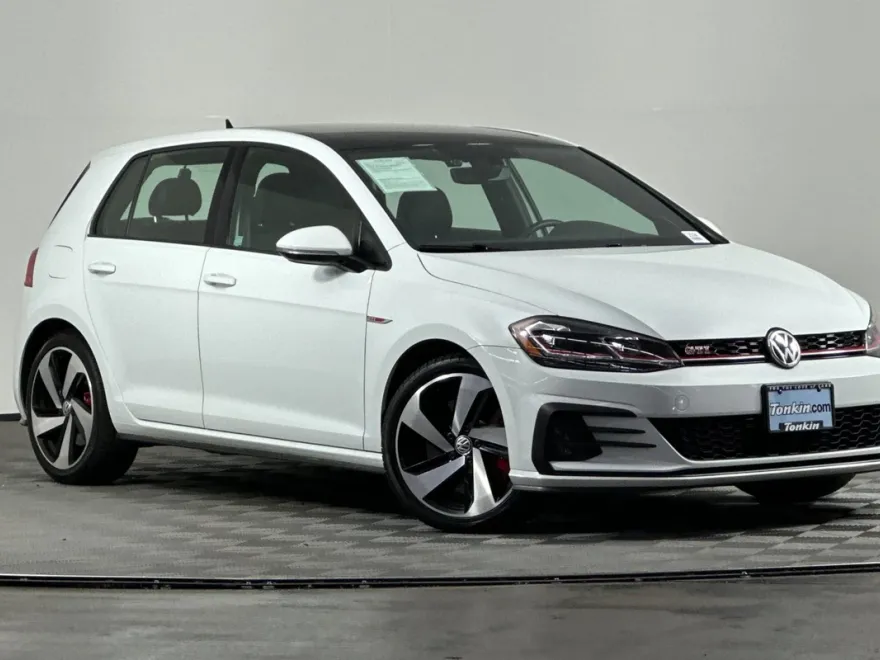 2019 Volkswagen Golf GTI SE photo 1