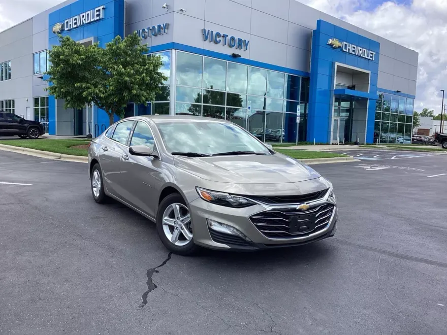 2023 Chevrolet Malibu 1LT photo 1