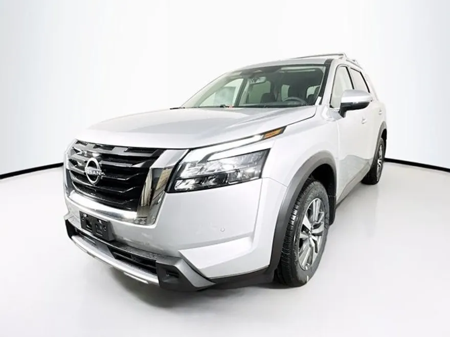 2025 Nissan Pathfinder SL photo 1