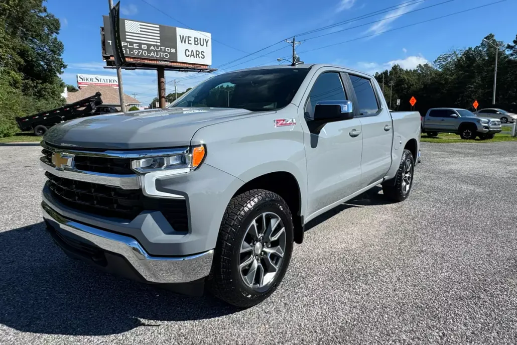 2024 Chevrolet Silverado 1500 LT photo 1