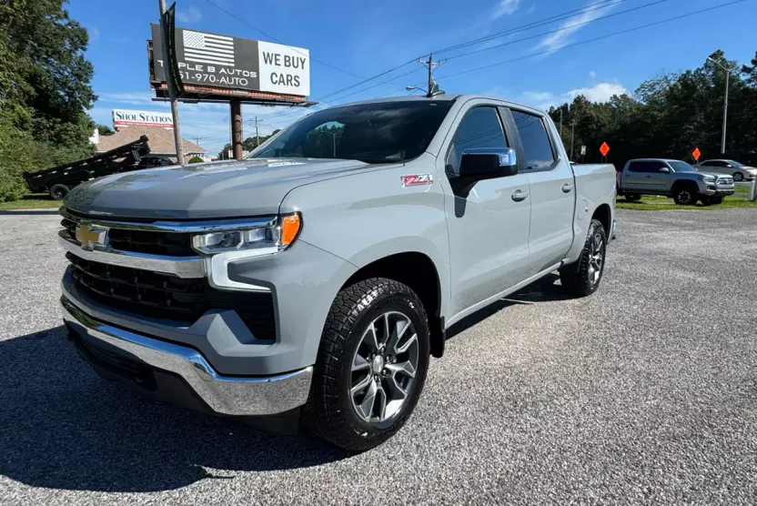 2024 Chevrolet Silverado 1500 LT photo 1