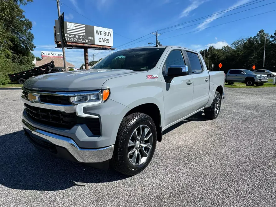 2024 Chevrolet Silverado 1500 LT photo 1