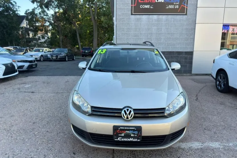 2013 Volkswagen Jetta SportWagen TDI photo 1