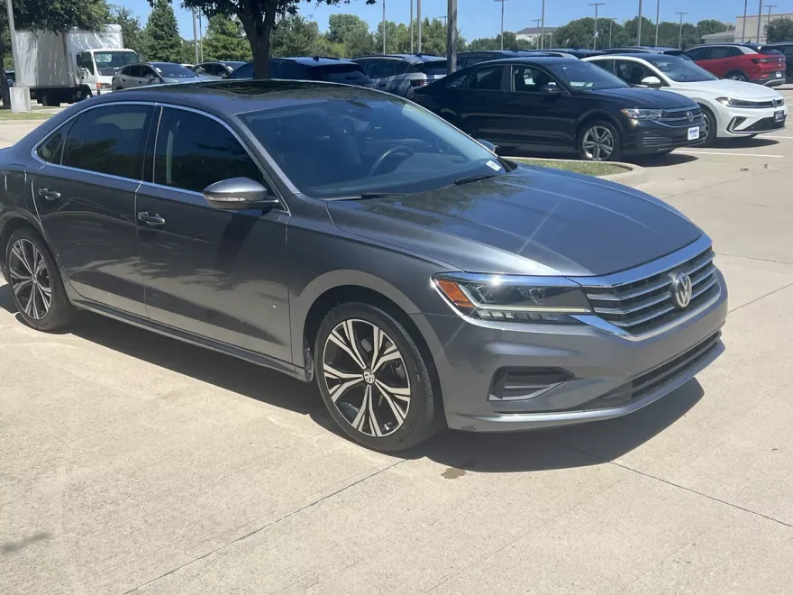 2022 Volkswagen Passat 2.0T SE photo 1