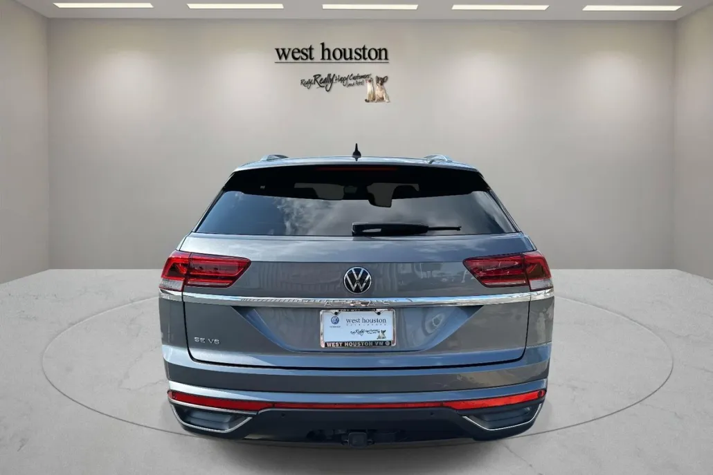 2023 Volkswagen Atlas Cross Sport V6 SE Technology photo 1