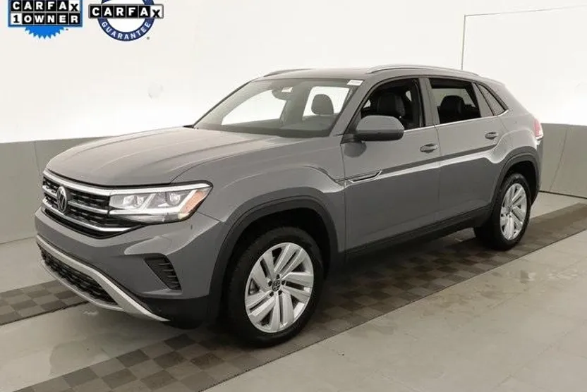 2022 Volkswagen Atlas Cross Sport V6 SE Technology photo 1