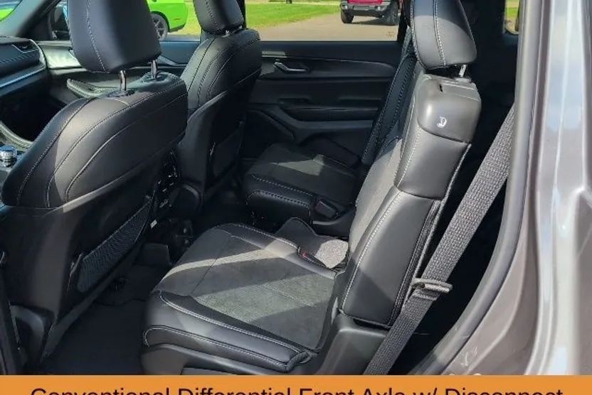 2025 Jeep Grand Cherokee Altitude X photo 1