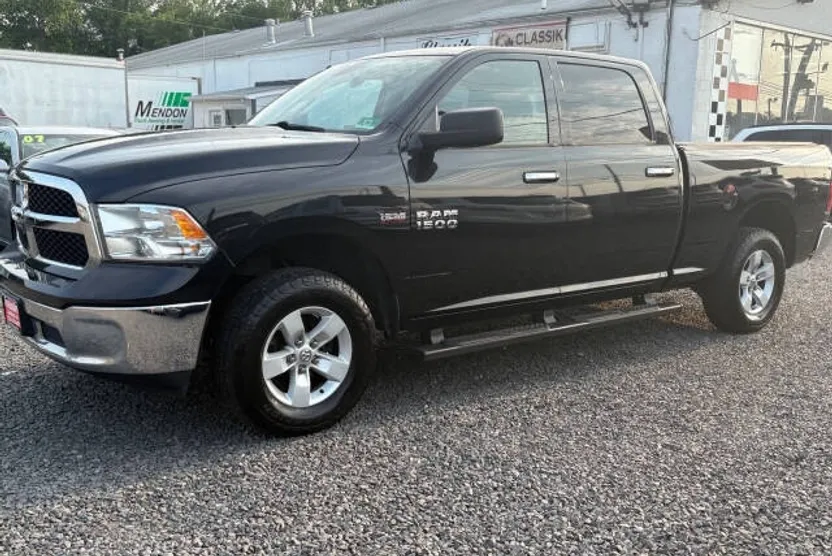 2018 Ram 1500 SLT photo 1