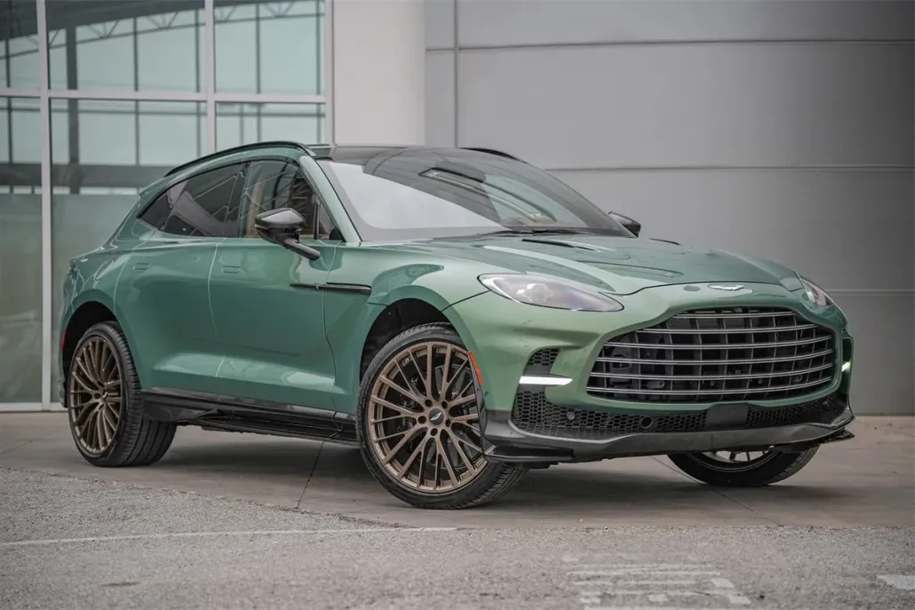 2025 Aston Martin DBX photo 1