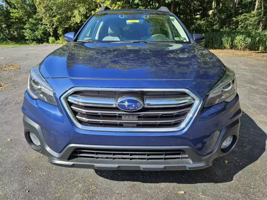 2019 Subaru Outback 2.5i Limited photo 1