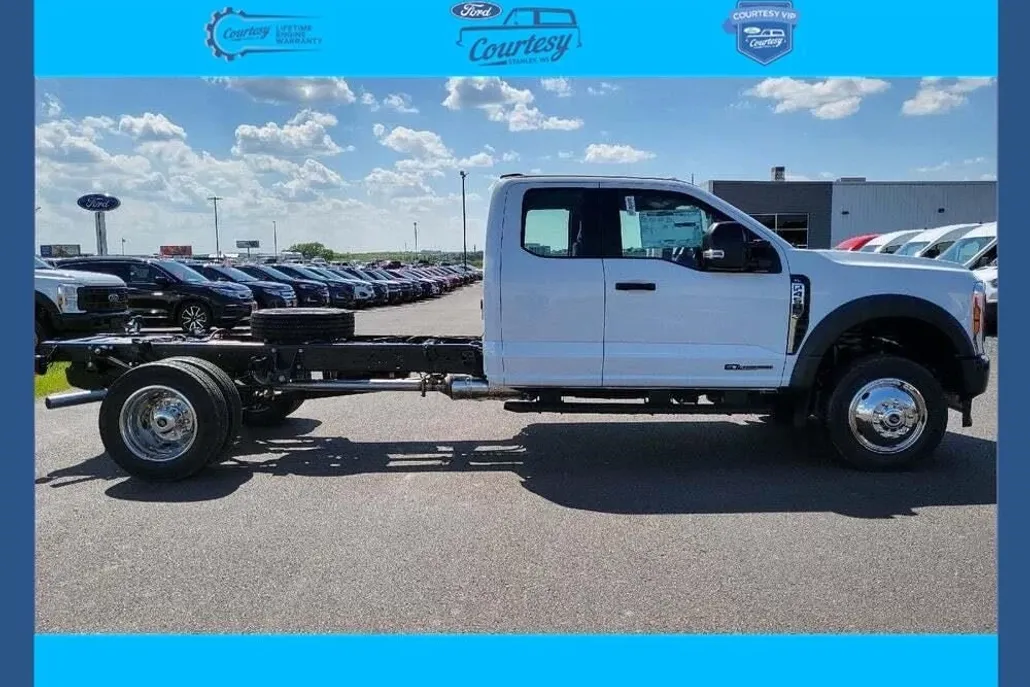 2024 Ford F-450 XL photo 1