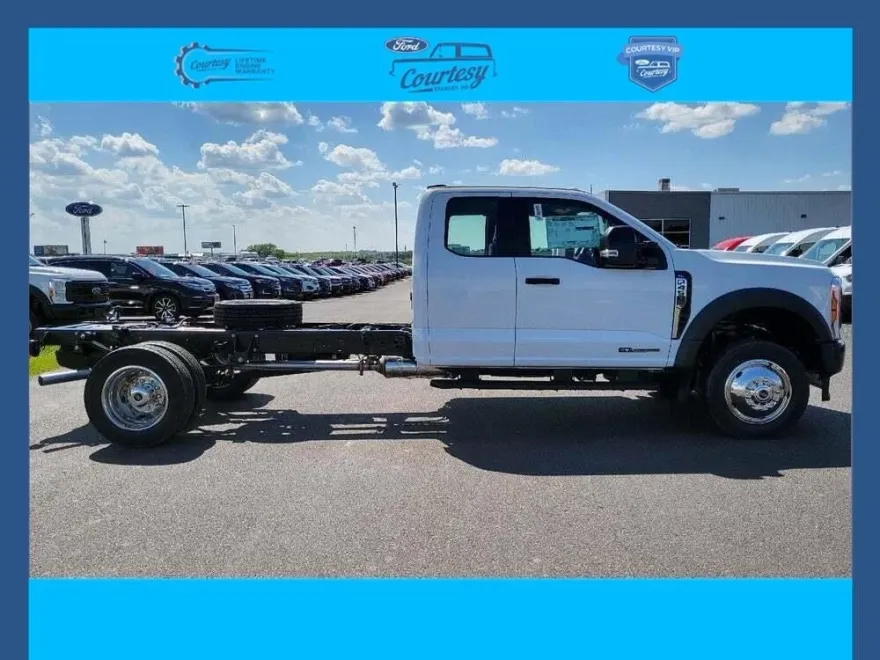 2024 Ford F-450 XL photo 1
