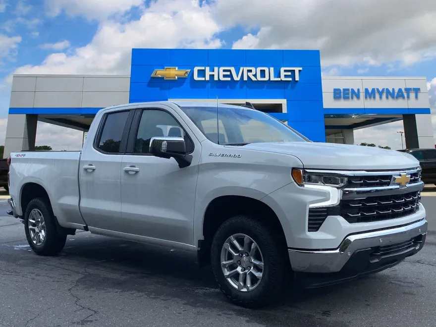 2025 Chevrolet Silverado 1500 LT photo 1