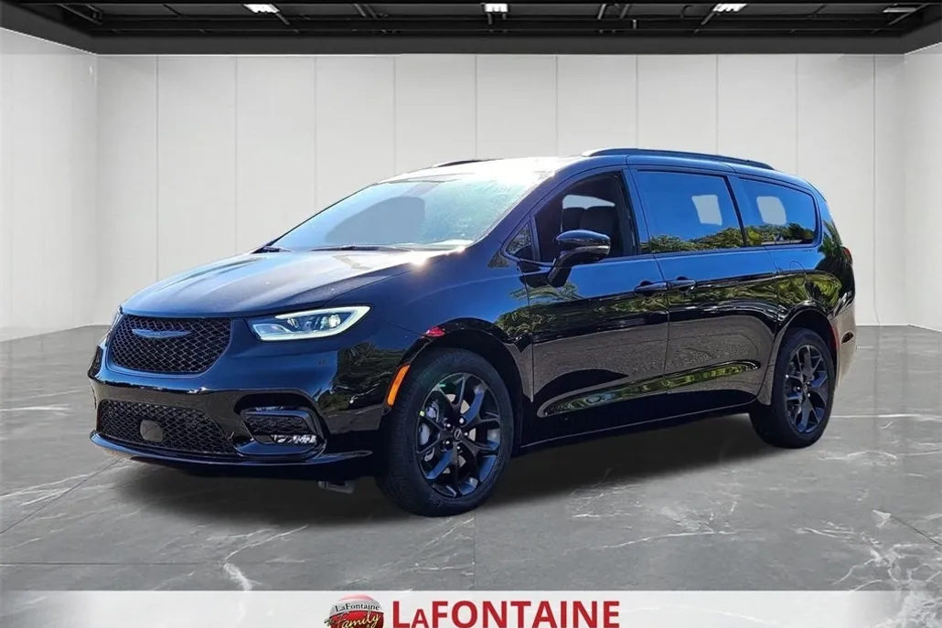 2026 Chrysler Pacifica Limited photo 1